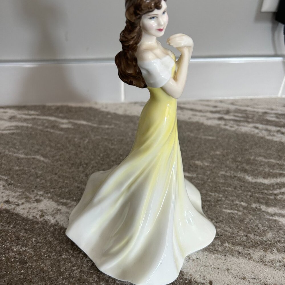 Royal Doulton Kathryn HN 4040 - Mint Condition
